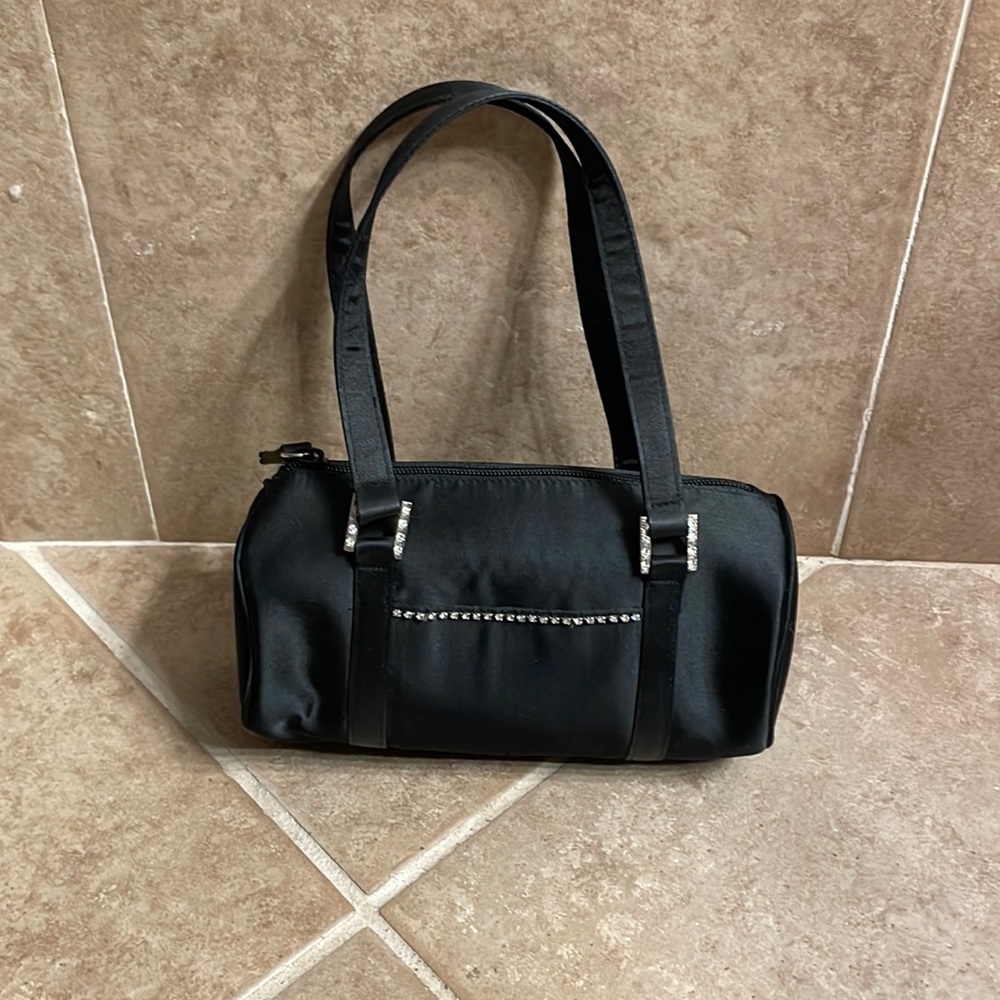Small cylinder handbag in black
